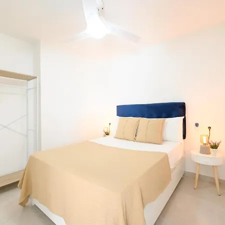 Burgos 2 Terrace, Pool, Parking By 10tosea