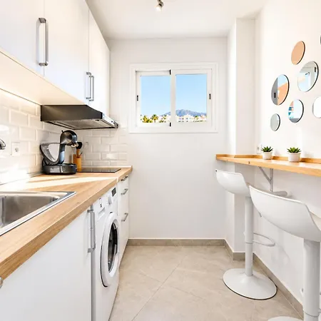 Huoneisto Burgos Ii Terrace Pool Parking By 10tosea Fuengirola